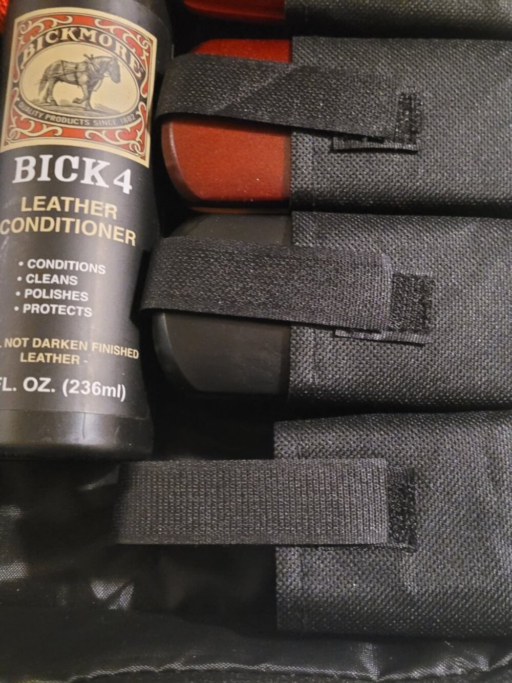 Bickmore Shoe Care / Shoe Shine Kit, Bick 4 Leather Conditioner, Travel Case - Picture 6 of 8